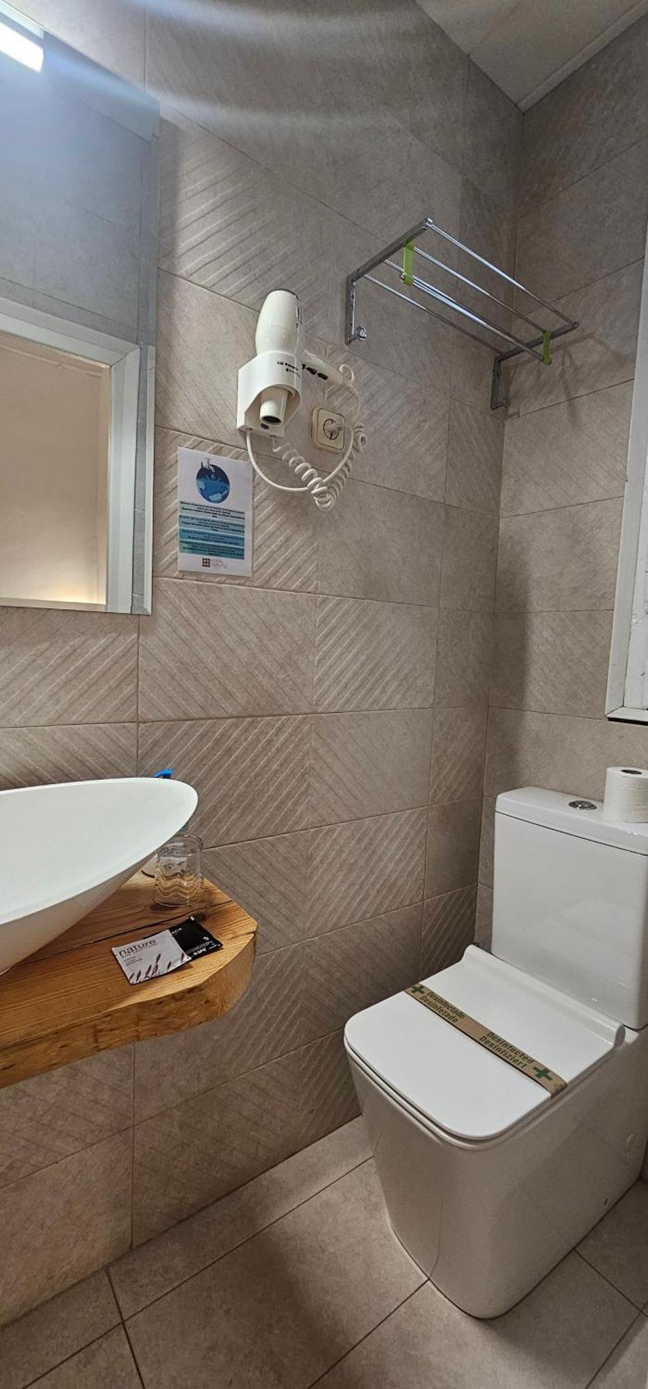Hostal Eixample Barcelona Eksteriør billede